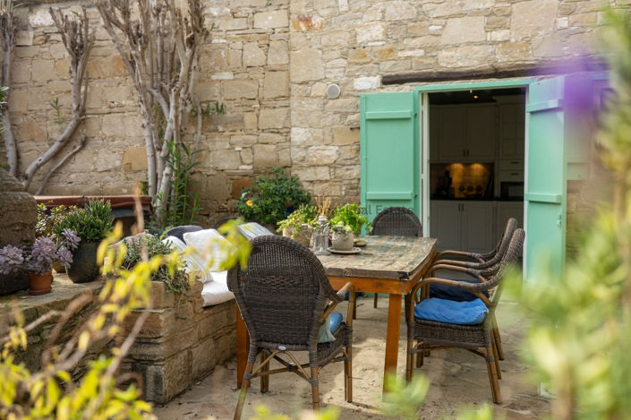 Image No.40-2 Bed House for sale