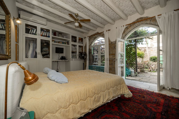 Image No.8-2 Bed House for sale