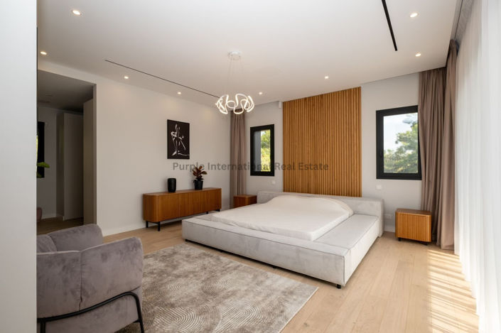 Image No.11-7 Bed Villa for sale