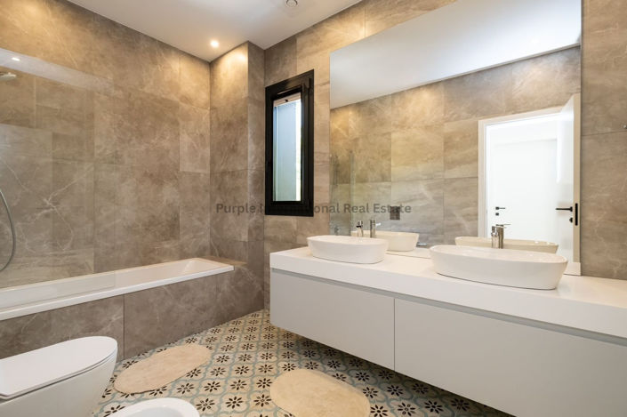 Image No.13-7 Bed Villa for sale