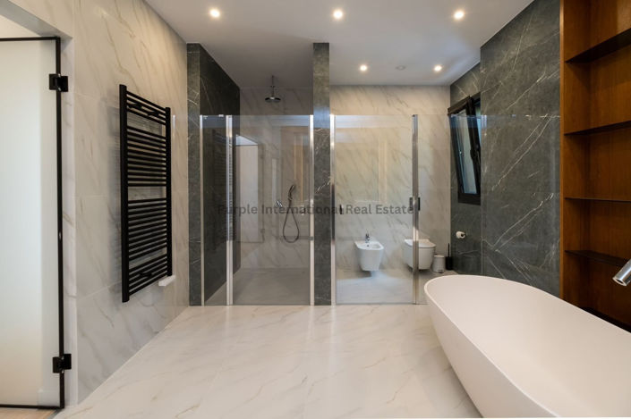 Image No.16-7 Bed Villa for sale