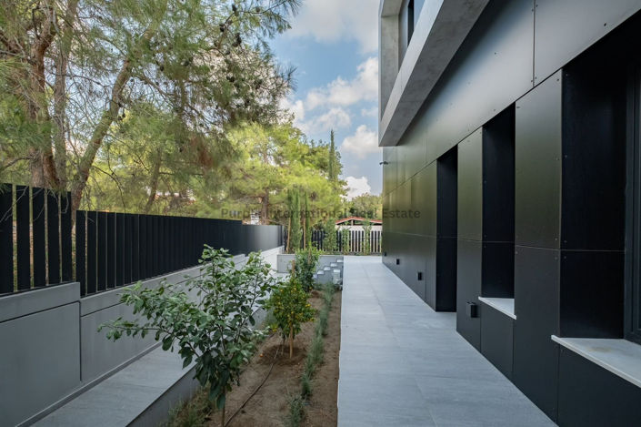 Image No.24-7 Bed Villa for sale