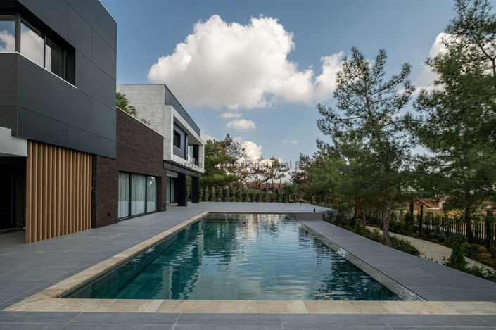 Image No.5-7 Bed Villa for sale