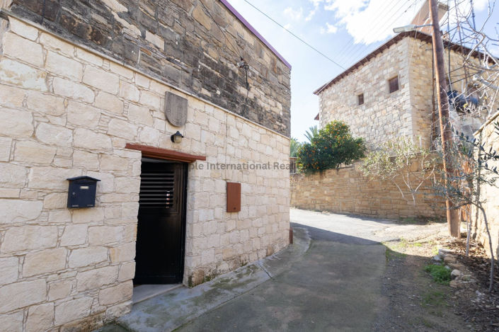 Image No.35-2 Bed House for sale