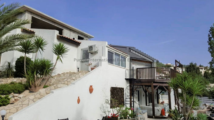 Image No.1-3 Bed Villa for sale