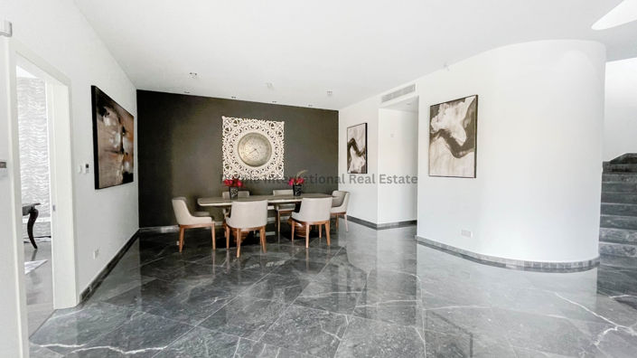 Image No.5-5 Bed Villa for sale