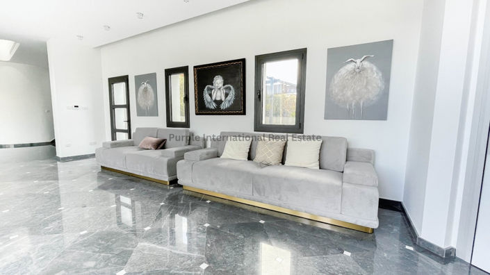 Image No.6-5 Bed Villa for sale