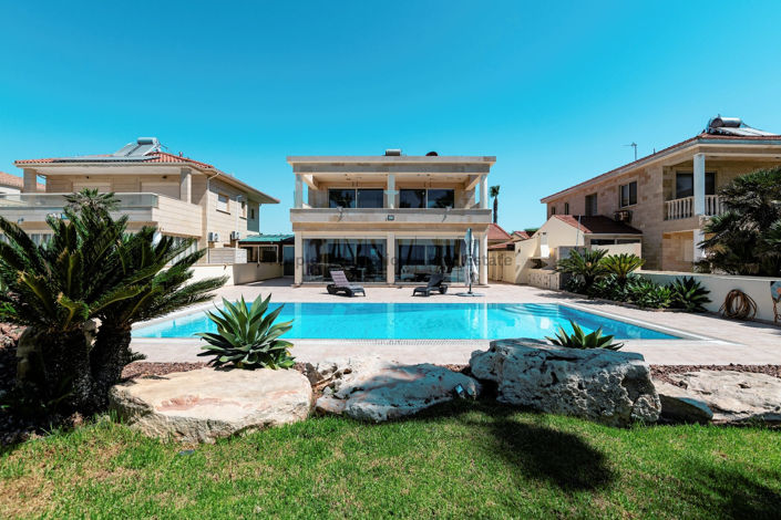 Image No.1-4 Bed Villa for sale