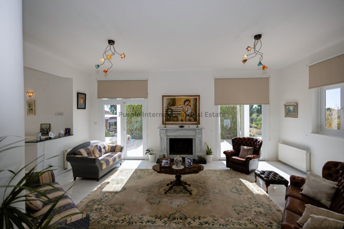 Image No.11-7 Bed Villa for sale