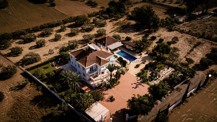 Image No.2-7 Bed Villa for sale