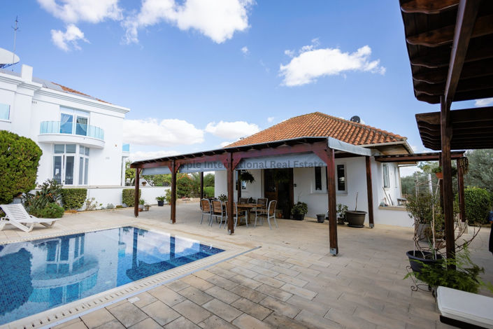 Image No.8-7 Bed Villa for sale