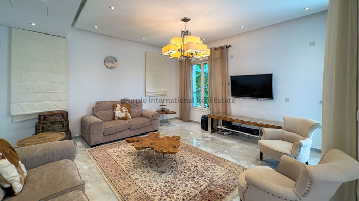 Image No.6-5 Bed Villa for sale