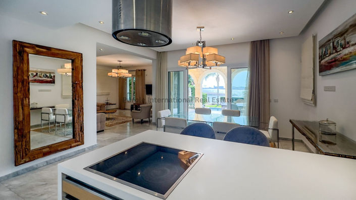 Image No.8-5 Bed Villa for sale