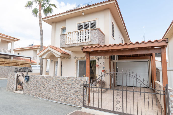 Image No.1-3 Bed Villa for sale