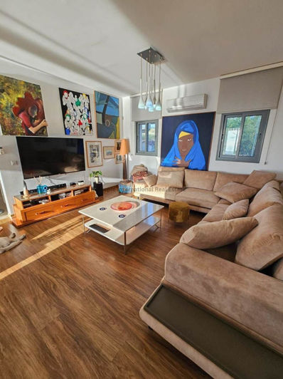 Image No.12-6 Bed Villa for sale