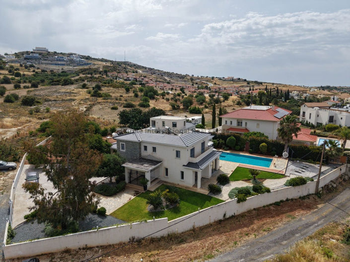 Image No.27-6 Bed Villa for sale