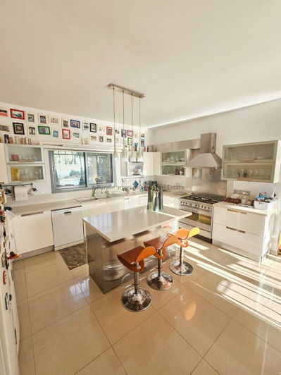 Image No.3-6 Bed Villa for sale