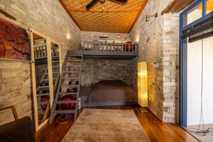 Image No.8-3 Bed House for sale