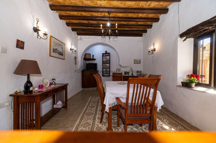 Image No.10-3 Bed House for sale