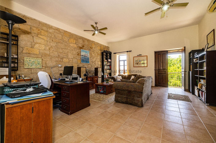 Image No.3-3 Bed House for sale