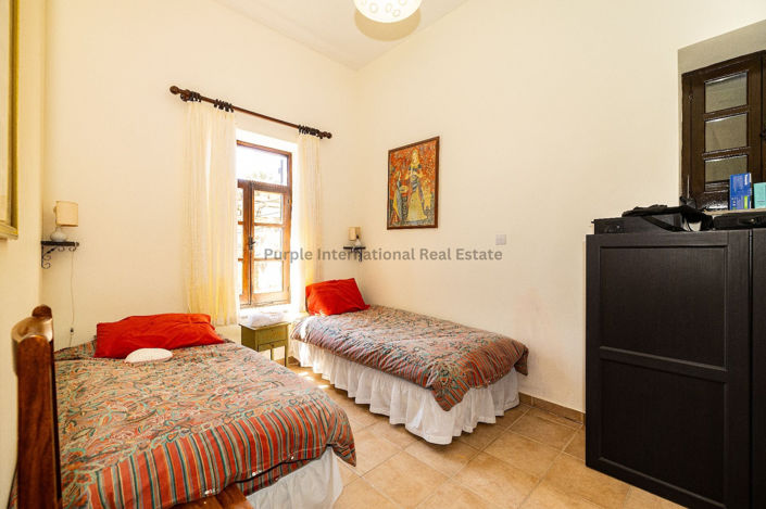 Image No.9-3 Bed House for sale