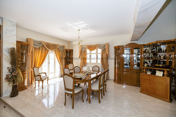 Image No.11-4 Bed Villa for sale