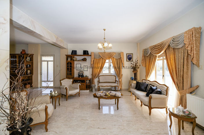 Image No.12-4 Bed Villa for sale