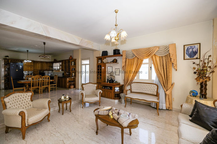 Image No.2-4 Bed Villa for sale