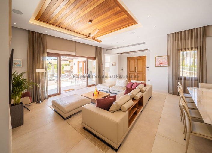 Image No.12-6 Bed Villa for sale