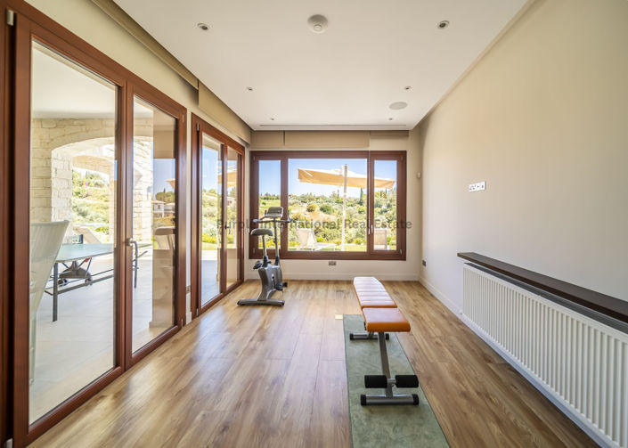 Image No.8-6 Bed Villa for sale