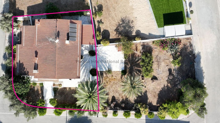 Image No.11-3 Bed House for sale