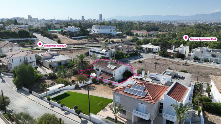 Image No.12-3 Bed House for sale