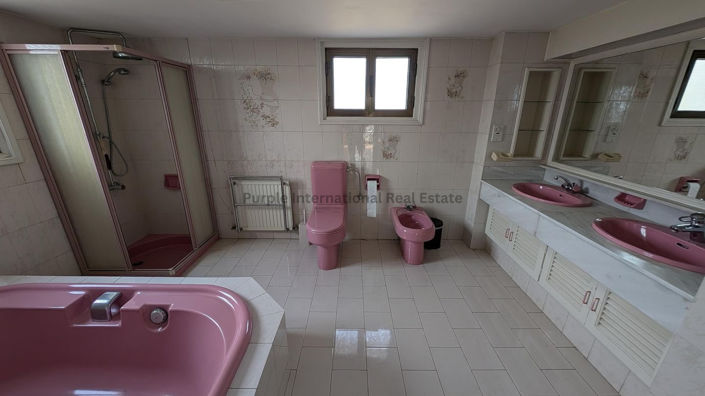 Image No.19-3 Bed House for sale