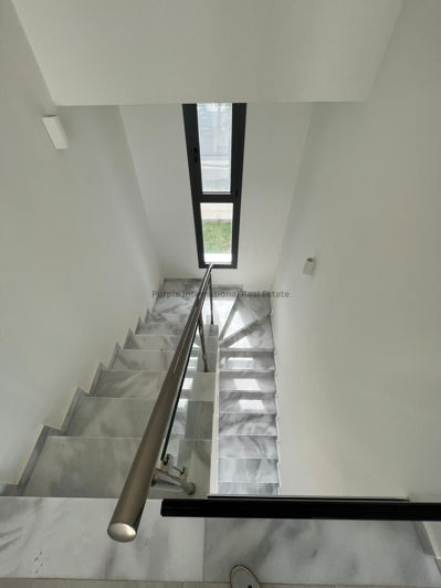 Image No.10-3 Bed Villa for sale