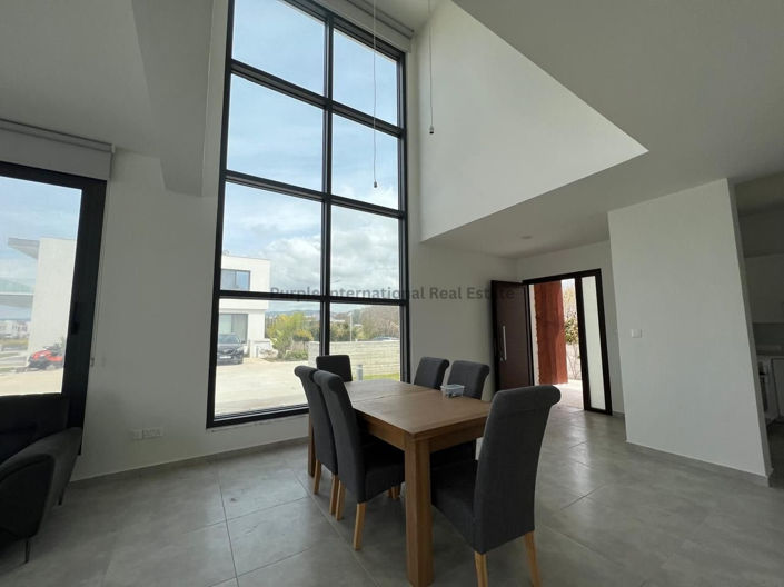 Image No.9-3 Bed Villa for sale