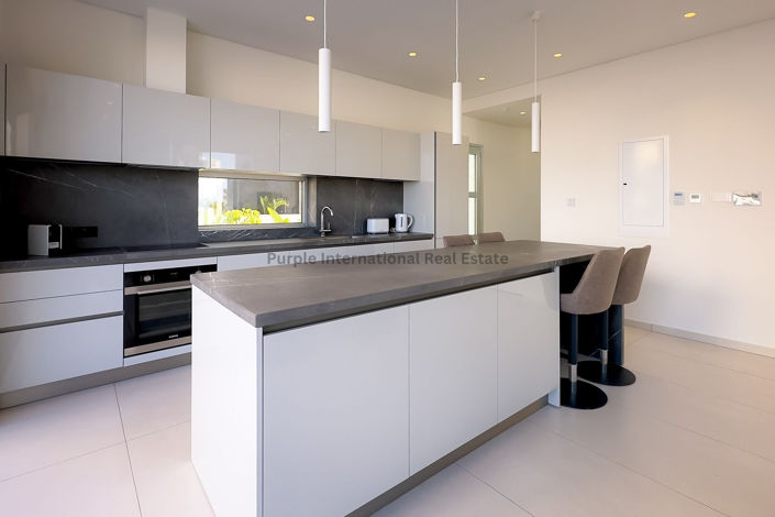 Image No.10-4 Bed Villa for sale