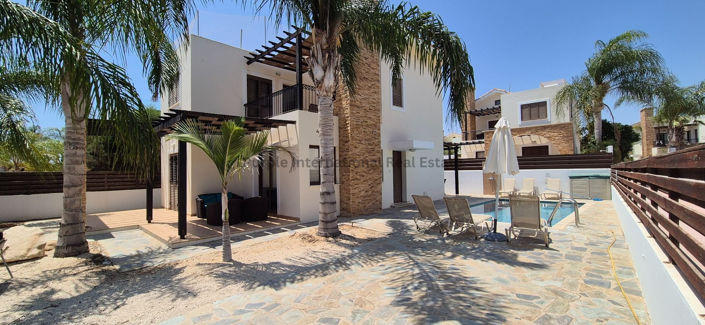 Image No.1-3 Bed Villa for sale