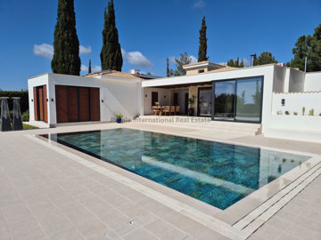 4 Bed Villa for sale