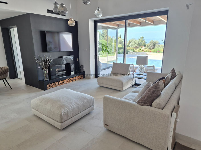 Image No.5-4 Bed Villa for sale