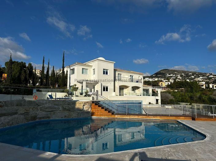 Image No.4-2 Bed Townhouse for sale