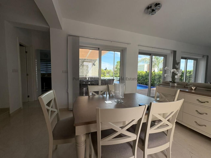 Image No.7-7 Bed Villa for sale