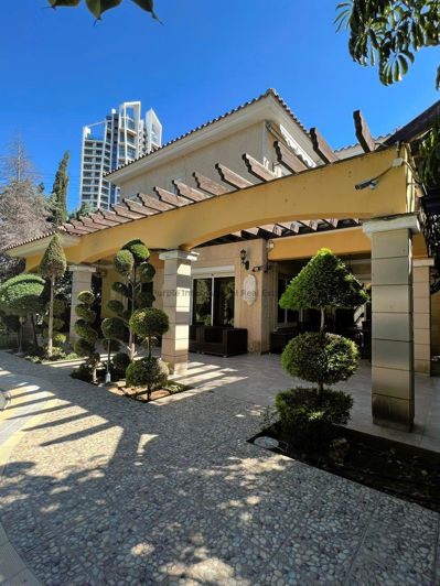 Image No.1-4 Bed Villa for sale