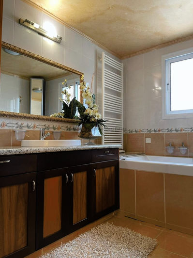 Image No.10-4 Bed Villa for sale