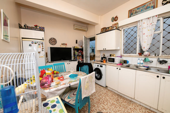 Image No.15-2 Bed Commercial for sale