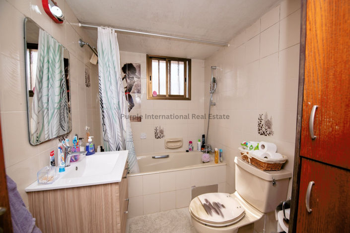 Image No.57-6 Bed Property for sale