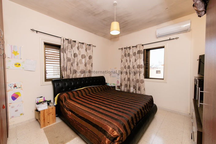 Image No.59-6 Bed Property for sale