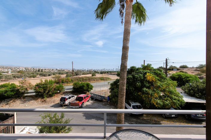 Image No.63-6 Bed Property for sale