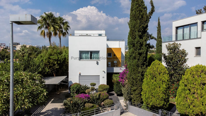 Image No.1-5 Bed Villa for sale