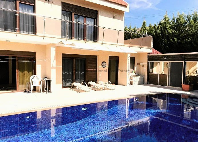 Image No.1-5 Bed Villa for sale