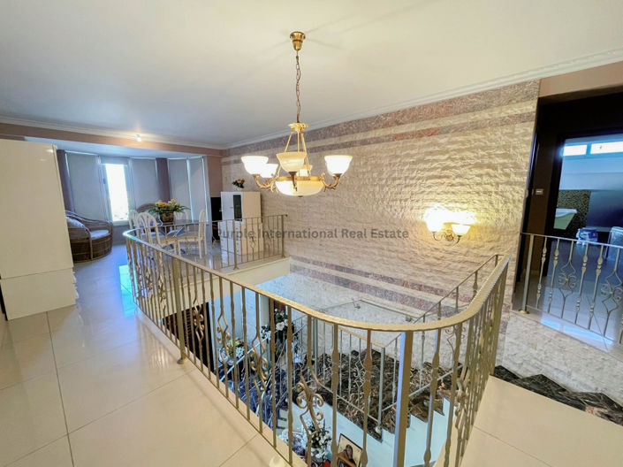 Image No.12-7 Bed Villa for sale